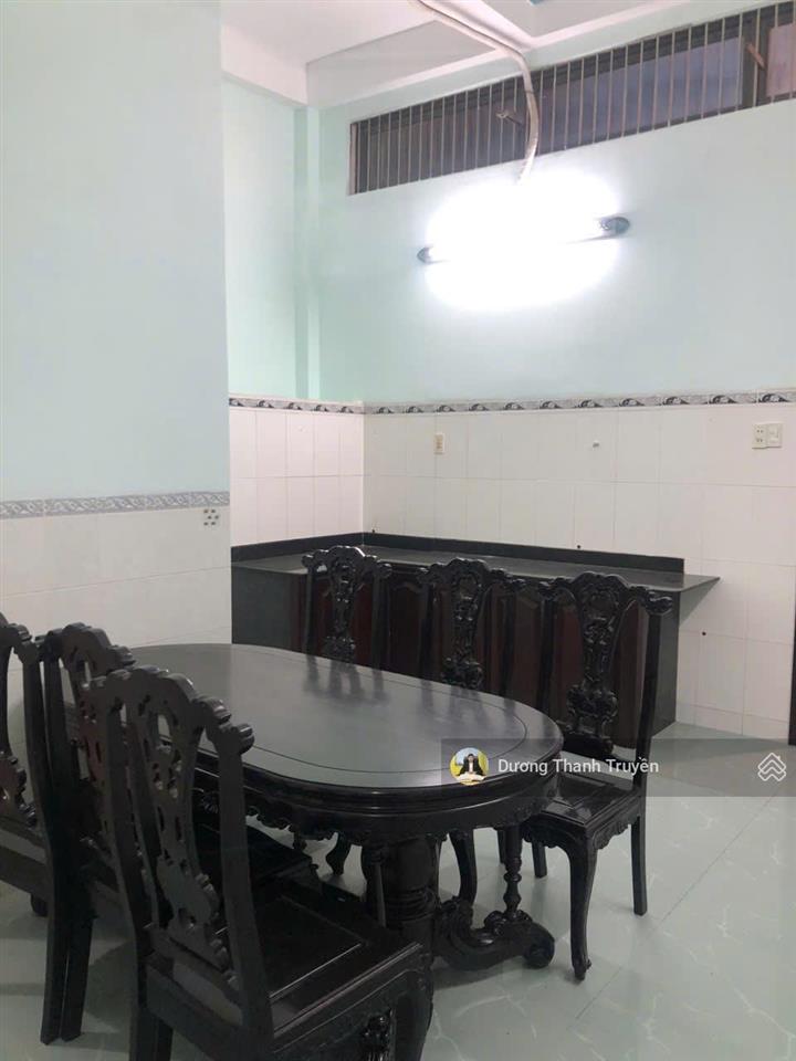 Bán nhà 3 tầng gần biển cạnh đường 2/4 vị trí đắc địa, gần chợ vĩnh hải, nơi an cư lý tưởng, 6,8 tỷ