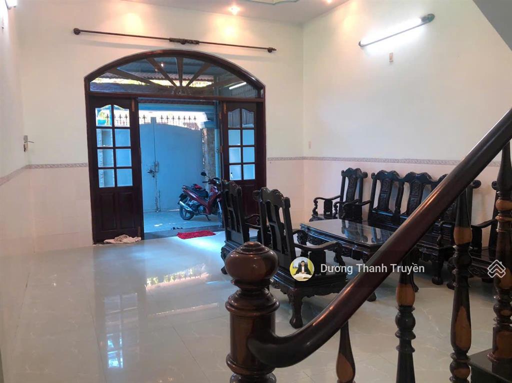 Bán nhà 3 tầng gần biển cạnh đường 2/4 vị trí đắc địa, gần chợ vĩnh hải, nơi an cư lý tưởng, 6,8 tỷ