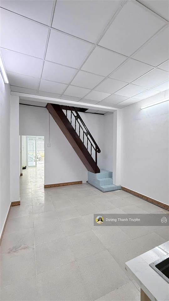 Bán nhà phố 2 tầng cạnh đường lê hồng phong, gần biển, siêu thị, đường oto 5m, sẵn sổ, 5ty379