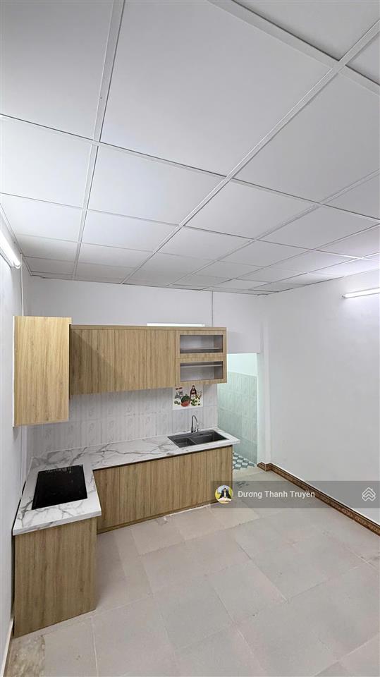 Bán nhà phố 2 tầng cạnh đường lê hồng phong, gần biển, siêu thị, đường oto 5m, sẵn sổ, 5ty379