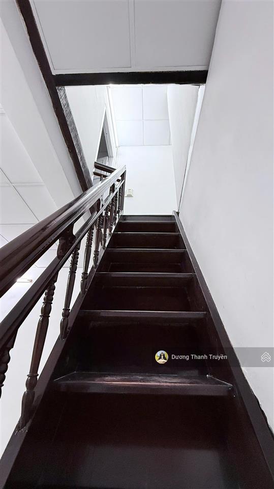 Bán nhà phố 2 tầng cạnh đường lê hồng phong, gần biển, siêu thị, đường oto 5m, sẵn sổ, 5ty379