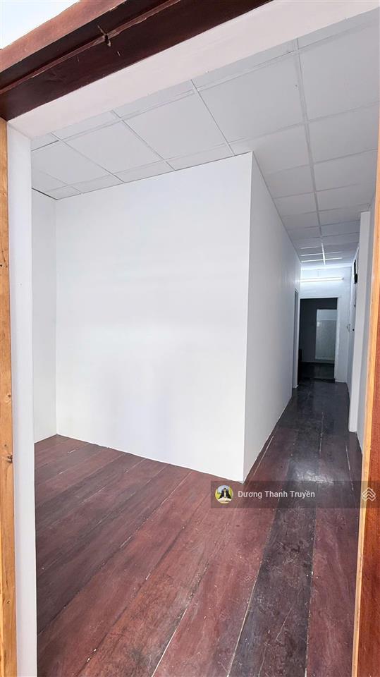 Bán nhà phố 2 tầng cạnh đường lê hồng phong, gần biển, siêu thị, đường oto 5m, sẵn sổ, 5ty379