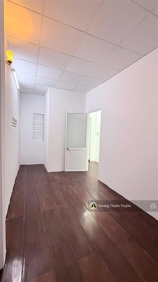Bán nhà phố 2 tầng cạnh đường lê hồng phong, gần biển, siêu thị, đường oto 5m, sẵn sổ, 5ty379