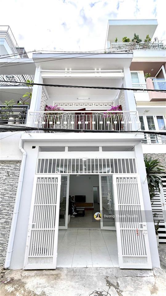 Bán nhà phố 2 tầng cạnh đường lê hồng phong, gần biển, siêu thị, đường oto 5m, sẵn sổ, 5ty379