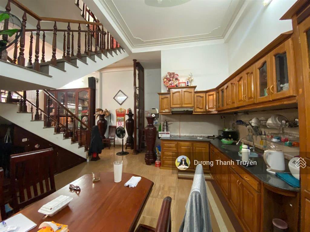 Nhà phố 4 tầng hẻm huỳnh thúc kháng cách biển chỉ 900m, ngang hiếm 6.1m, kinh doanh sầm uất, 10 tỷ