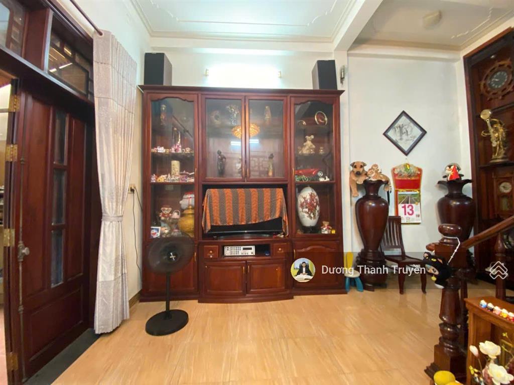Nhà phố 4 tầng hẻm huỳnh thúc kháng cách biển chỉ 900m, ngang hiếm 6.1m, kinh doanh sầm uất, 10 tỷ