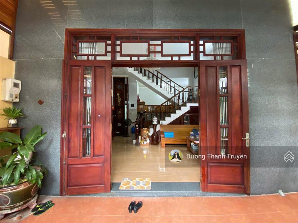 Nhà phố 4 tầng hẻm huỳnh thúc kháng cách biển chỉ 900m, ngang hiếm 6.1m, kinh doanh sầm uất, 10 tỷ