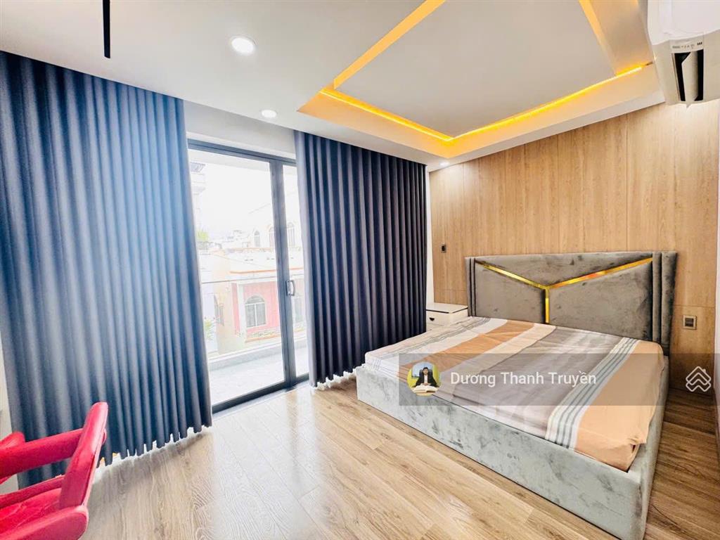 Bán nhà 6 tầng mặt tiền phạm ngọc thạch gần biển nha trang có thang máy phù hợp kinh doanh giá 20tỷ