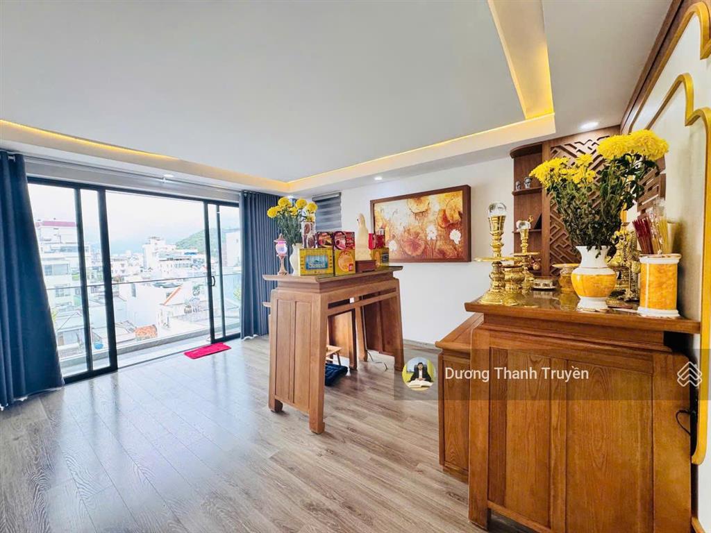 Bán nhà 6 tầng mặt tiền phạm ngọc thạch gần biển nha trang có thang máy phù hợp kinh doanh giá 20tỷ