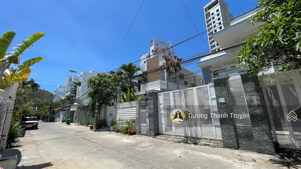 Bán nhà 2 tầng mặt tiền dương hiến quyền cách biển vài bước chân ngang 10m hiếm cạnh dự án sungroup