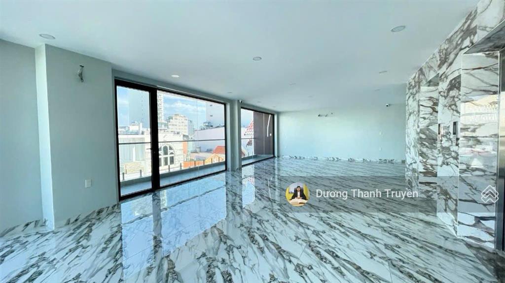 Bán tòa nhà 7 tầng gần biển góc 2 mặt tiền tttp nha trang, vị trí khai thác dòng tiền cực tốt, 60tỷ