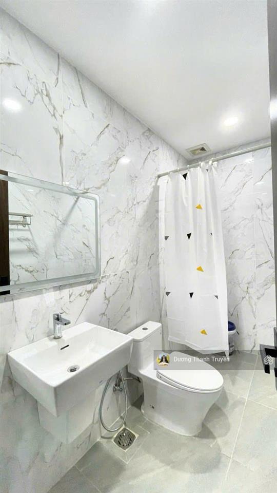 Bán tòa nhà 7 tầng gần biển góc 2 mặt tiền tttp nha trang, vị trí khai thác dòng tiền cực tốt, 60tỷ