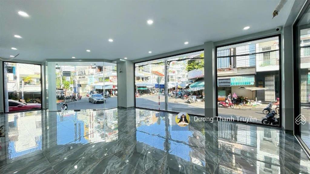 Bán tòa nhà 7 tầng gần biển góc 2 mặt tiền tttp nha trang, vị trí khai thác dòng tiền cực tốt, 60tỷ