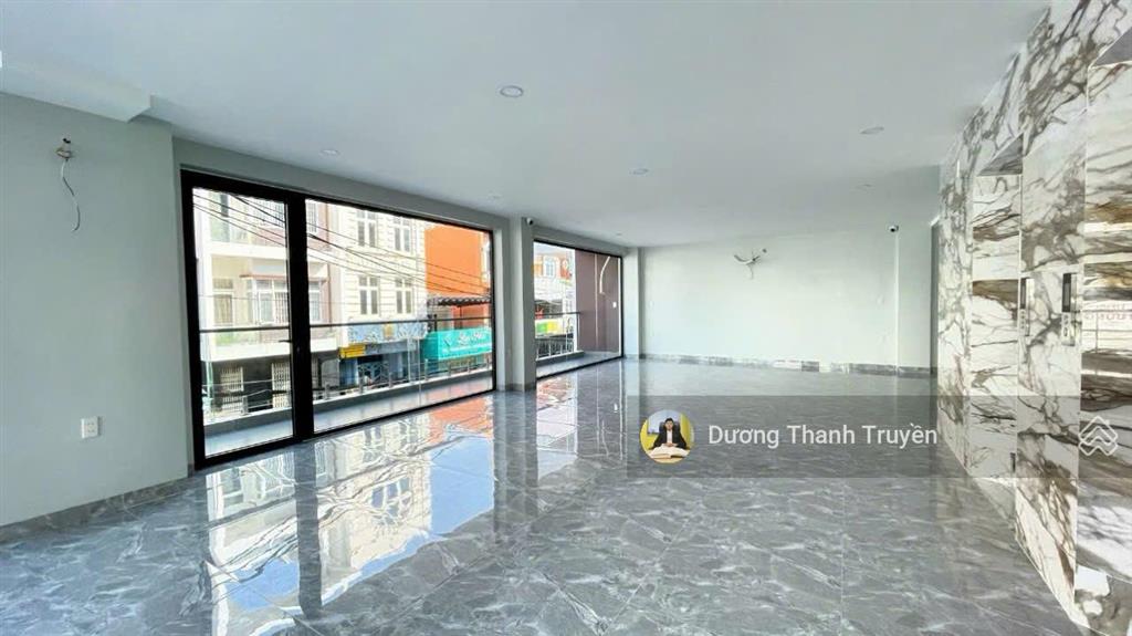 Bán tòa nhà 7 tầng gần biển góc 2 mặt tiền tttp nha trang, vị trí khai thác dòng tiền cực tốt, 60tỷ