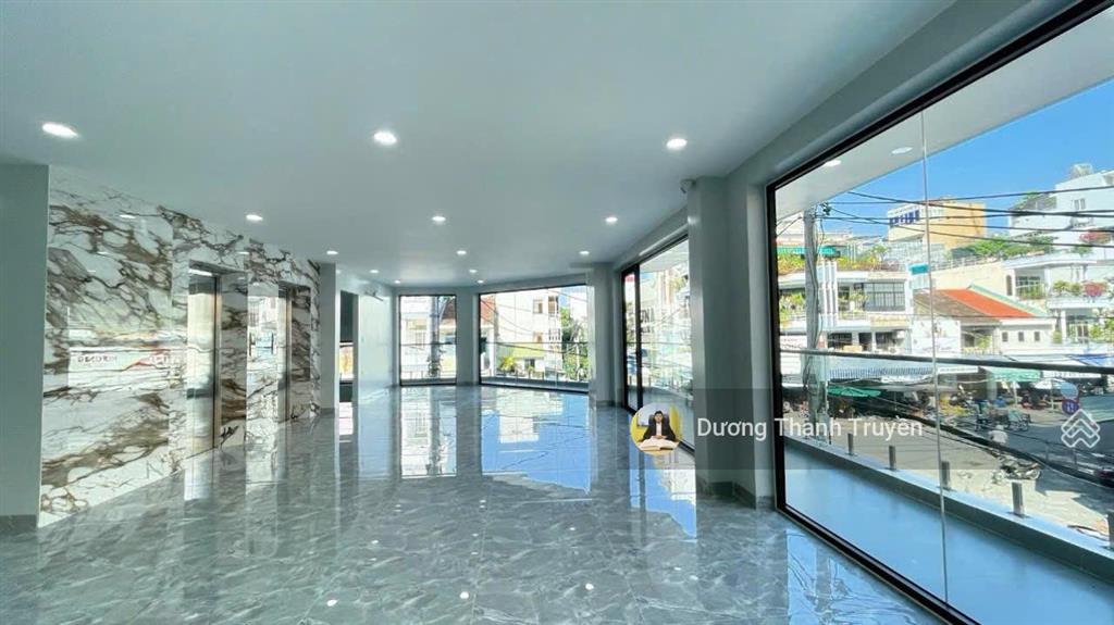 Bán tòa nhà 7 tầng gần biển góc 2 mặt tiền tttp nha trang, vị trí khai thác dòng tiền cực tốt, 60tỷ
