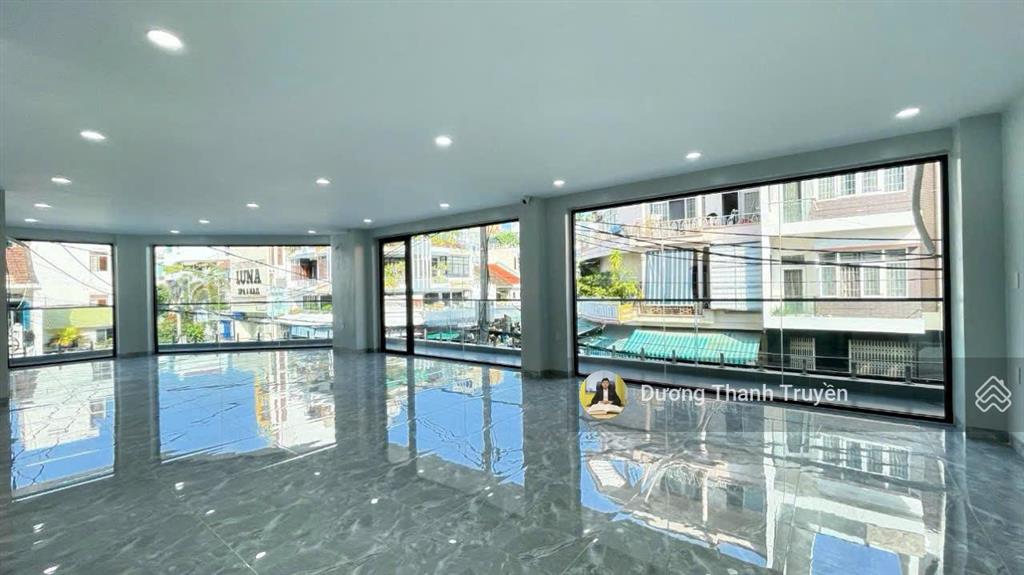 Bán tòa nhà 7 tầng gần biển góc 2 mặt tiền tttp nha trang, vị trí khai thác dòng tiền cực tốt, 60tỷ