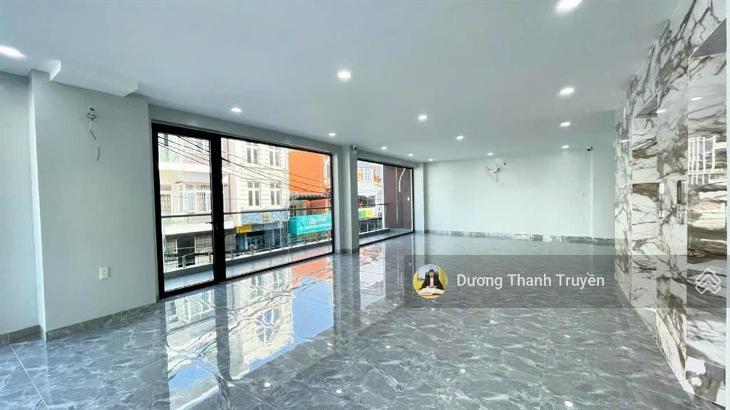 Bán tòa nhà 7 tầng gần biển góc 2 mặt tiền tttp nha trang, vị trí khai thác dòng tiền cực tốt, 60tỷ