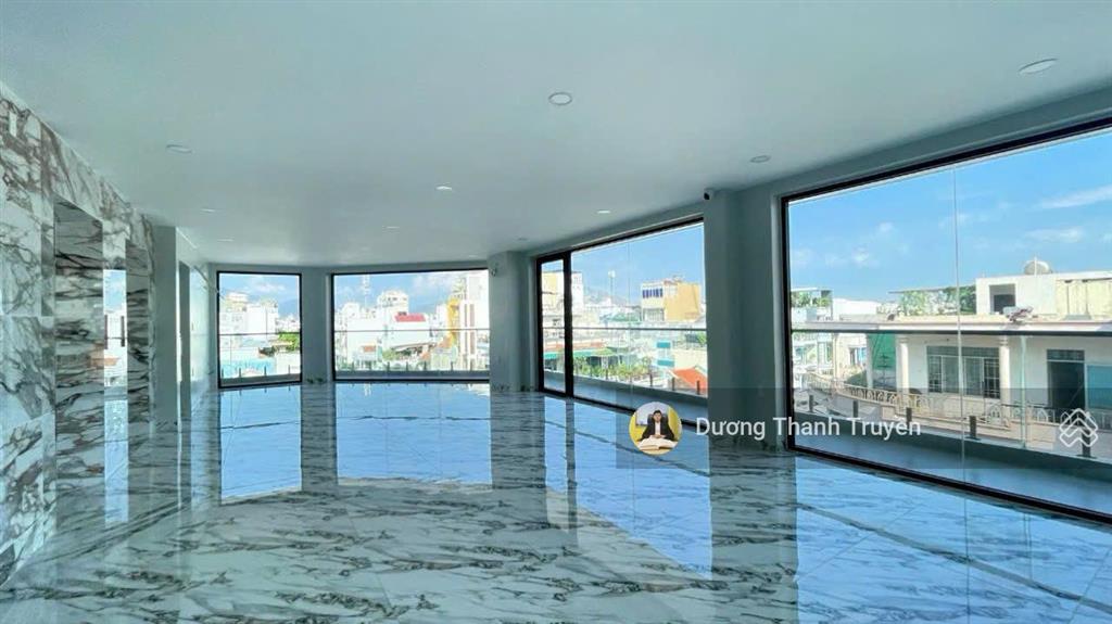 Bán tòa nhà 7 tầng gần biển góc 2 mặt tiền tttp nha trang, vị trí khai thác dòng tiền cực tốt, 60tỷ