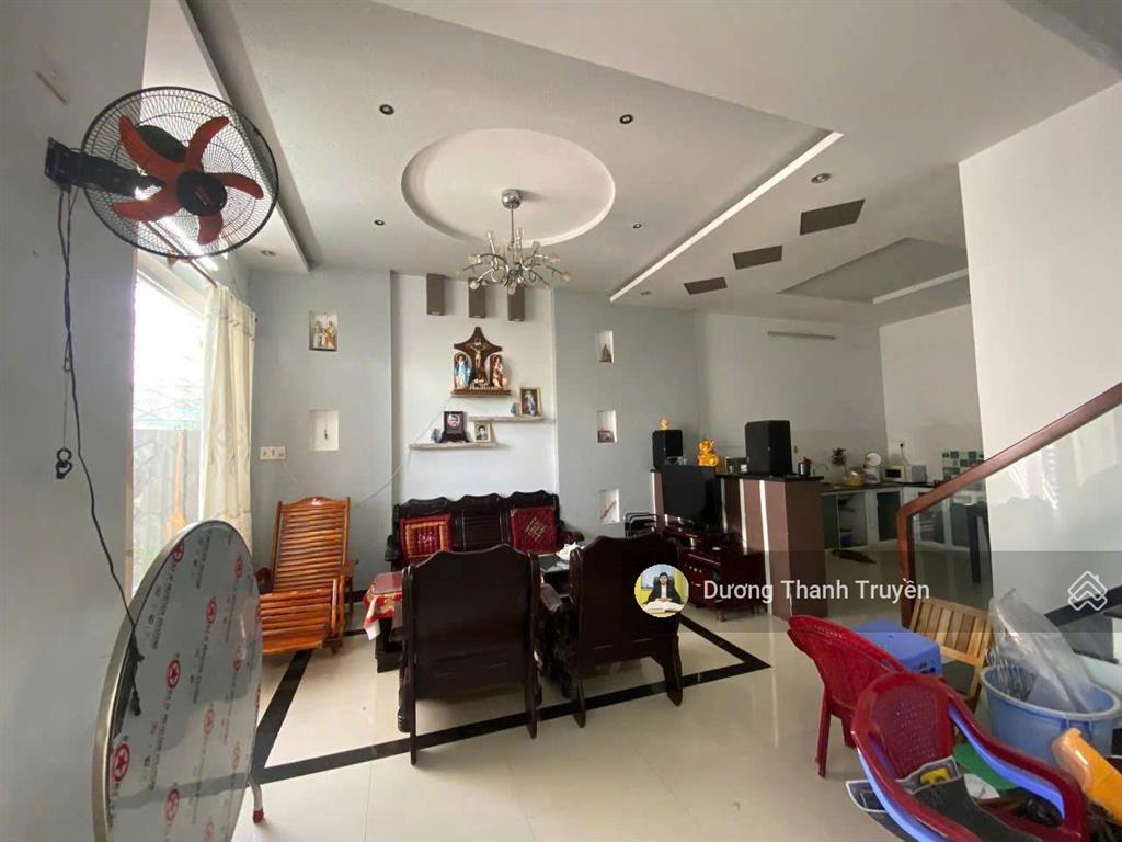 Chủ giảm 200tr bán gấp nhà 2 tầng 2 mặt tiền đường đặng lộ, gần biển, gần chợ, giá rẻ chỉ 4,4 tỷ