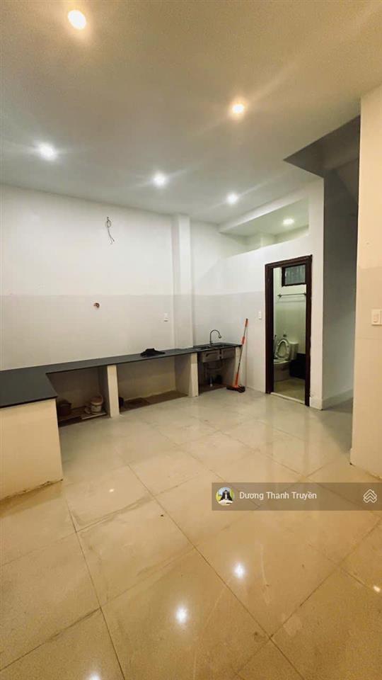 Bán tòa căn hộ 7 tầng 115m2 mặt tiền lê văn huân, gần biển hòn chồng, có thang máy, view đẹp, 17 tỷ