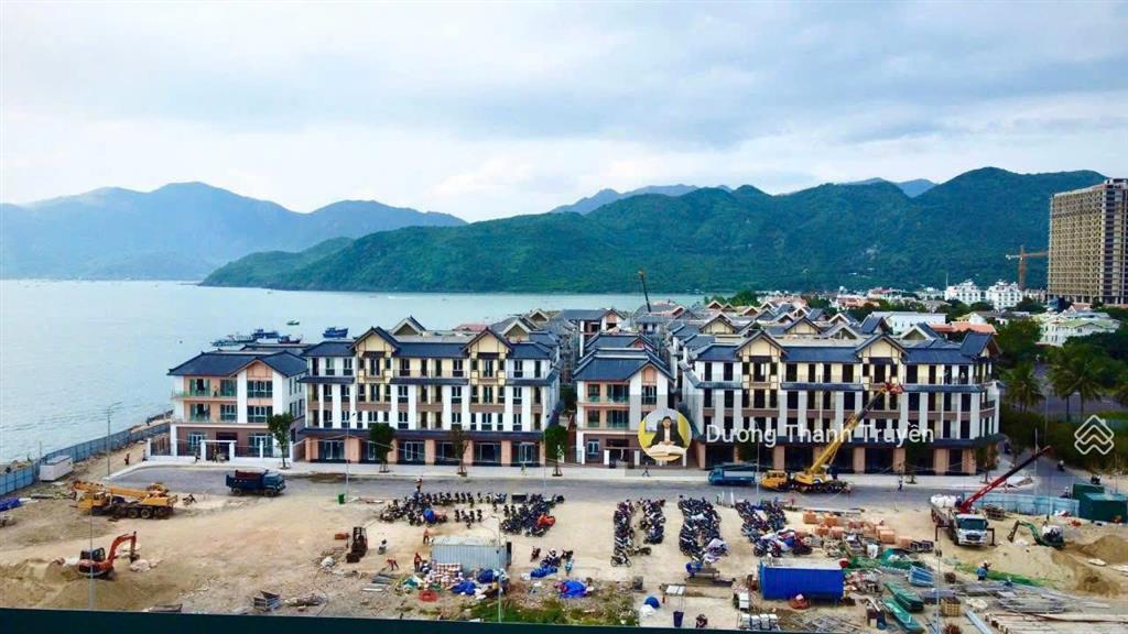 Bán nhà phố vinhomes pearl bay phân khu ngọc trai kề góc gần công viên hồ bơi sổ đỏ lâu dài giá tốt