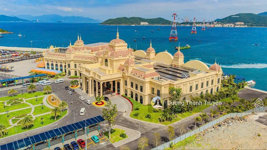 Bán nhà phố vinhomes pearl bay phân khu ngọc trai kề góc gần công viên hồ bơi sổ đỏ lâu dài giá tốt