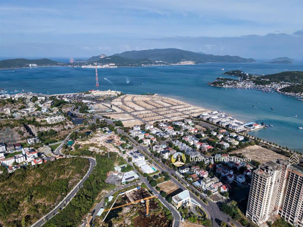 Bán nhà phố vinhomes pearl bay phân khu ngọc trai kề góc gần công viên hồ bơi sổ đỏ lâu dài giá tốt