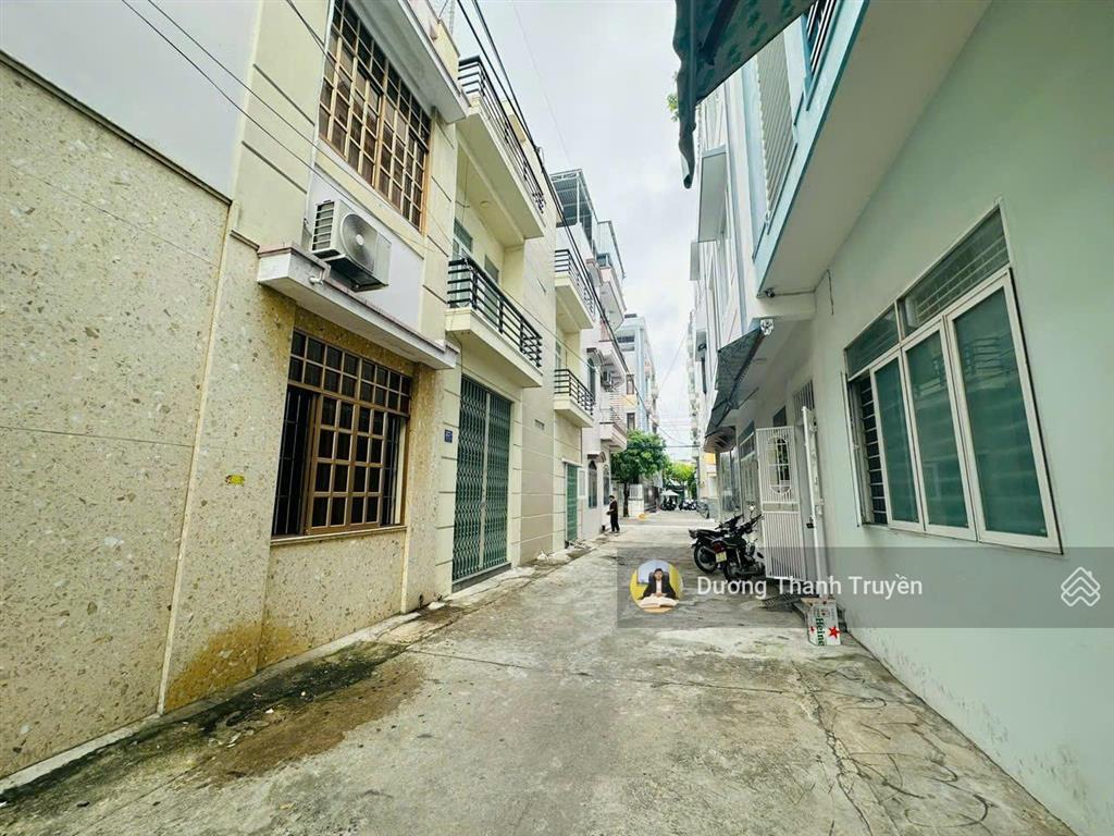Bán nhà 3 tầng gần biển góc 2 mặt tiền đường trường sa nha trang, dòng tiền 20 triệu/tháng, 16tỷ tl
