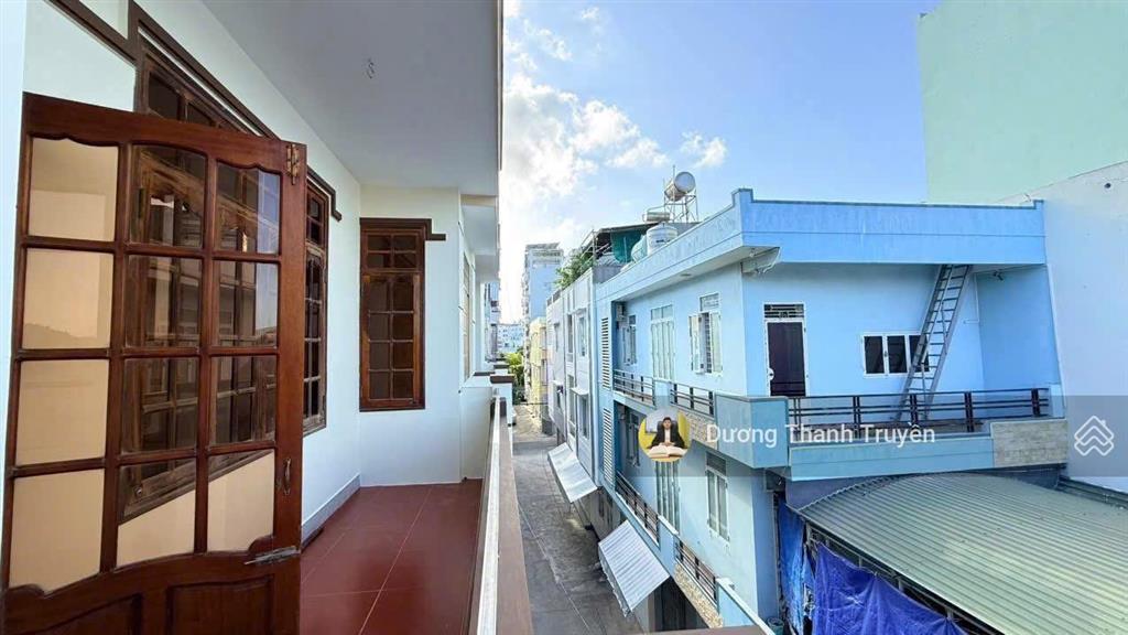Bán nhà 3 tầng gần biển góc 2 mặt tiền đường trường sa nha trang, dòng tiền 20 triệu/tháng, 16tỷ tl