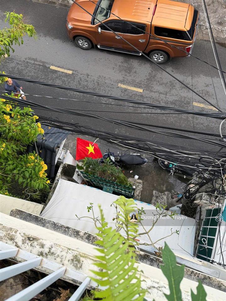 Bán nhà 3 tầng 2 mặt tiền đường mê linh, trung tâm khu bàn cờ, cách biển chỉ 800m, giá chỉ 12,5 tỷ