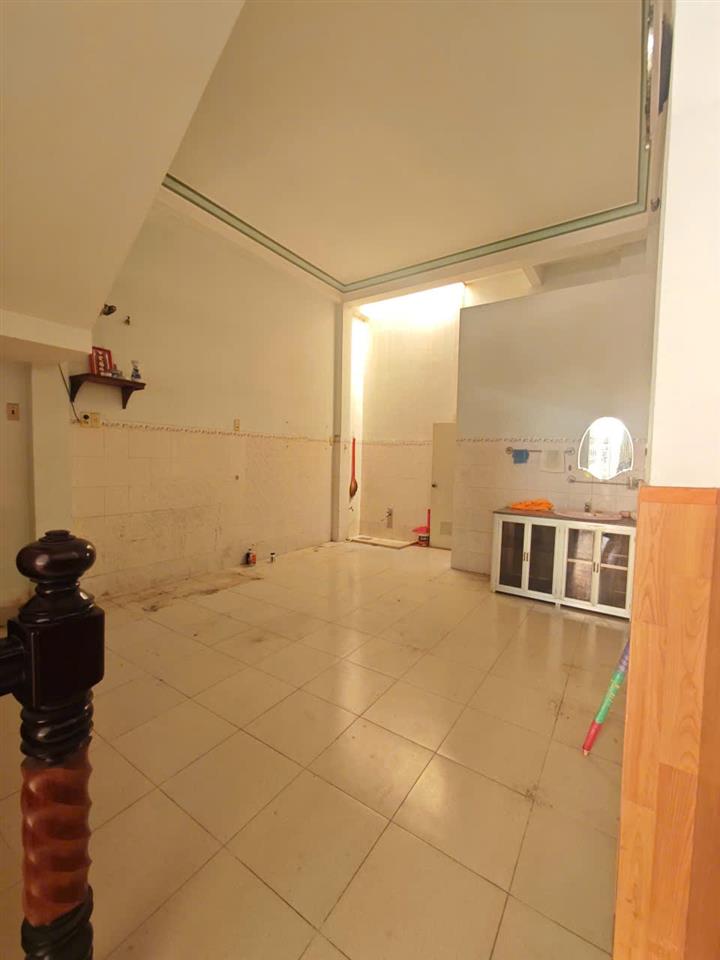 Bán nhà 3 tầng mặt tiền đường nguyễn khanh gần coopmart nha trang kinh doanh tốt giá chỉ 8,5 tỷ