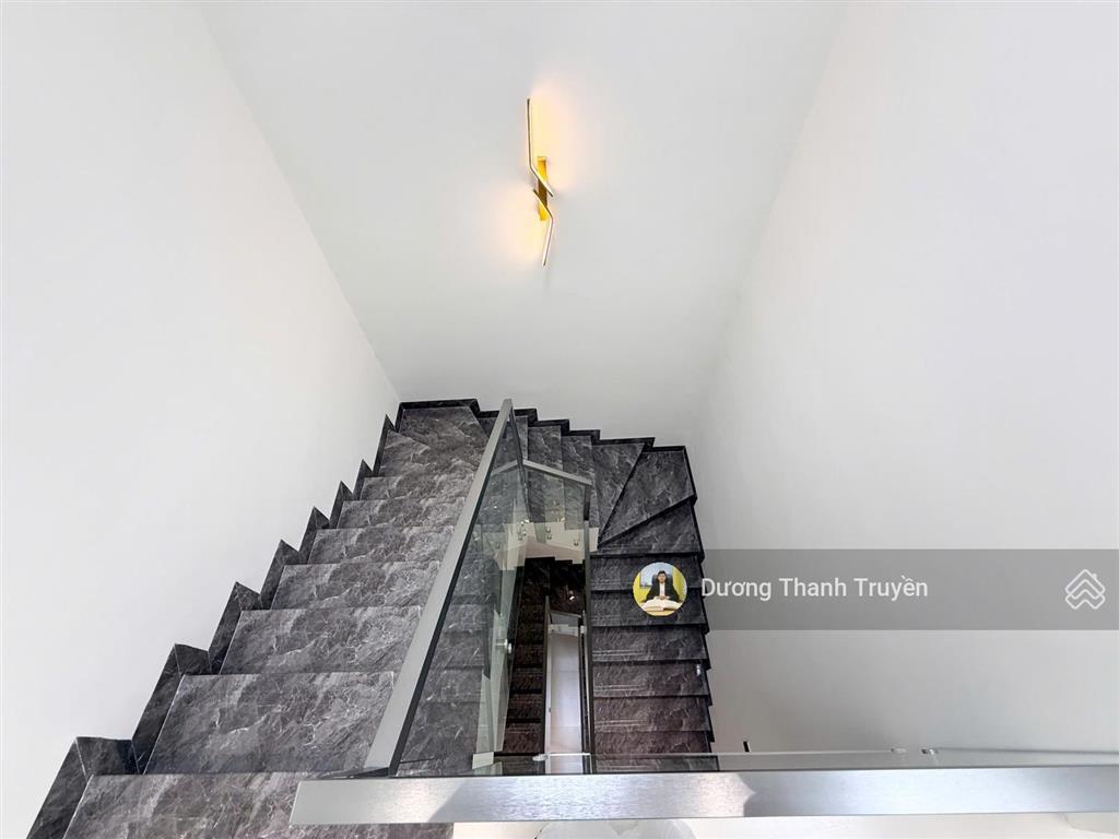 Chủ giảm 400 triệu bán gấp nhà 3 tầng khu tđc đất lành, gần khu đô thị sun group, giá chỉ 6,1 tỷ tl