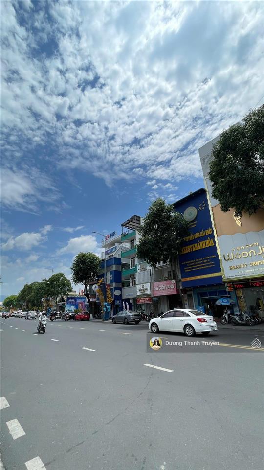 Bán nhà 4 tầng mặt tiền lê thánh tôn tp nha trang, dòng tiền 55tr/tháng, chỉ 400m ra biển, 35 tỷ