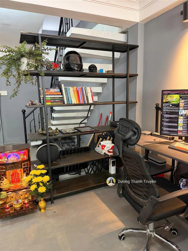 Bán nhà 3 tầng mặt tiền đường 2/4 có sẵn dòng tiền 35 triệu/tháng, gần biển nha trang, giá 16,9 tỷ