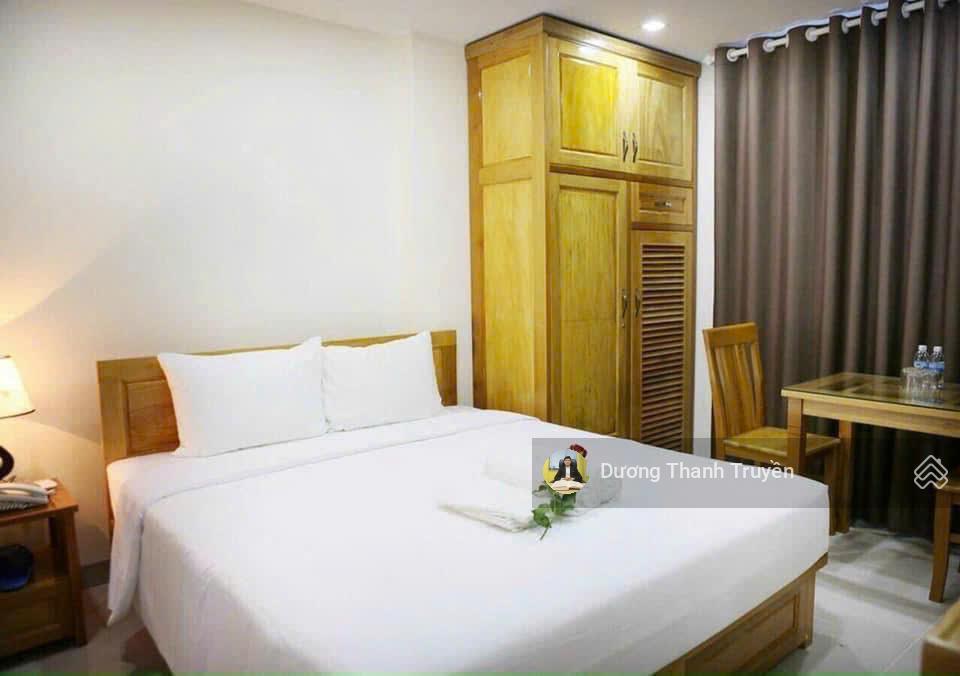 Bán tòa căn hộ 7 tầng gần biển ngang hiếm 15,66m 19 phòng dòng tiền 40 triệu/tháng giá chỉ 14,5 tỷ