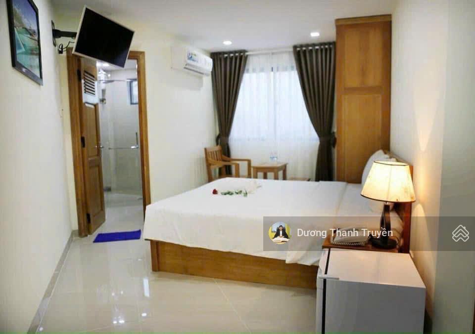 Bán tòa căn hộ 7 tầng gần biển ngang hiếm 15,66m 19 phòng dòng tiền 40 triệu/tháng giá chỉ 14,5 tỷ