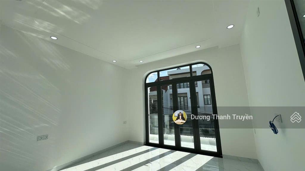 Chủ giảm 250tr bán căn nhà 3 tầng mới hoàn thiện gần biển chỉ 300m đến chợ vĩnh hải chỉ 7,95 tỷ