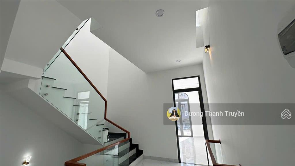 Chủ giảm 250tr bán căn nhà 3 tầng mới hoàn thiện gần biển chỉ 300m đến chợ vĩnh hải chỉ 7,95 tỷ