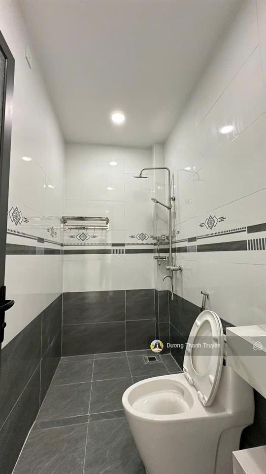 Chủ giảm 250tr bán căn nhà 3 tầng mới hoàn thiện gần biển chỉ 300m đến chợ vĩnh hải chỉ 7,95 tỷ