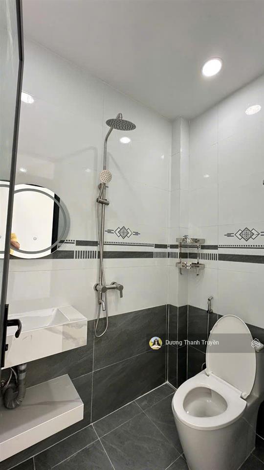 Chủ giảm 250tr bán căn nhà 3 tầng mới hoàn thiện gần biển chỉ 300m đến chợ vĩnh hải chỉ 7,95 tỷ