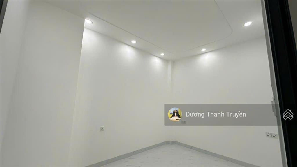 Chủ giảm 250tr bán căn nhà 3 tầng mới hoàn thiện gần biển chỉ 300m đến chợ vĩnh hải chỉ 7,95 tỷ