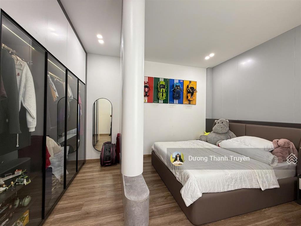 Bán nhà phố 4 tầng góc 2 mặt tiền tt nha trang đẹp như villa, dòng tiền 30 triệu/tháng, giá 13,9 tỷ