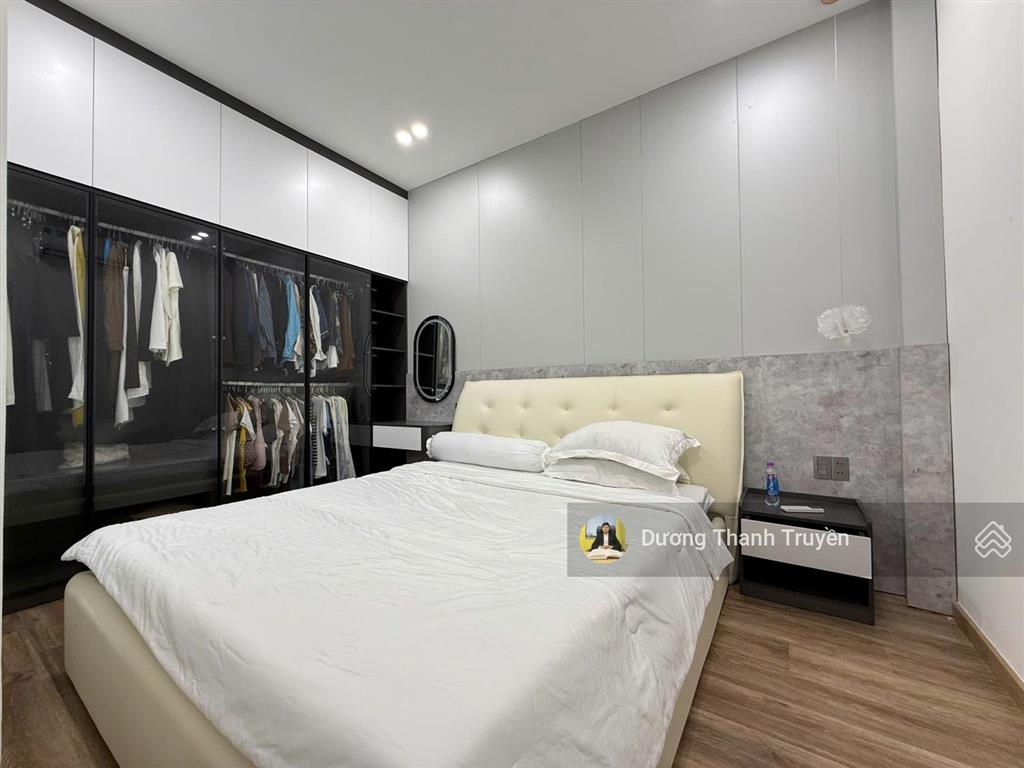 Bán nhà phố 4 tầng góc 2 mặt tiền tt nha trang đẹp như villa, dòng tiền 30 triệu/tháng, giá 13,9 tỷ