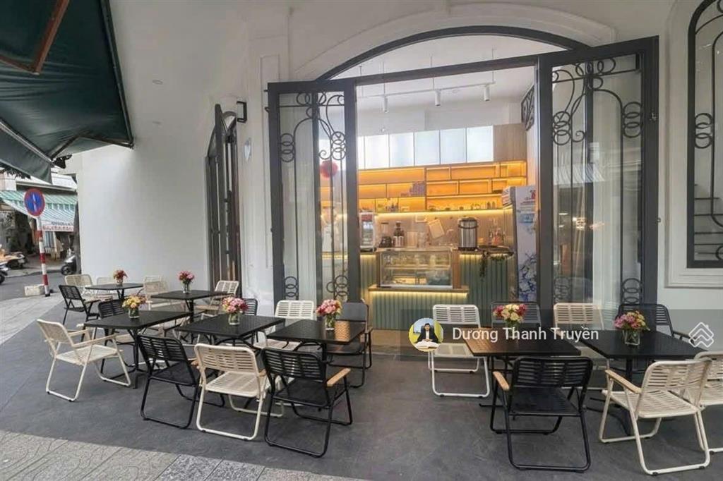 Bán nhà 4 tầng gần biển căn góc 2 mặt tiền đường âu cơ, đang cho thuê 19triệu/tháng, giá chỉ 7,5 tỷ