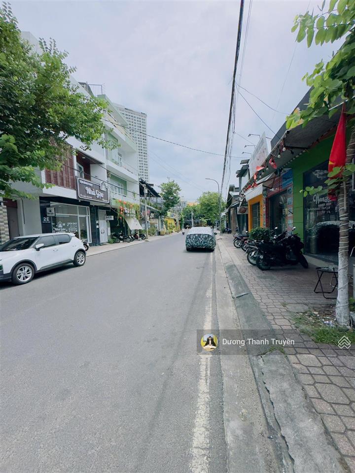 Bán nhà 2 tầng mặt tiền đoàn trần nghiệp cách biển hòn chồng chỉ 200m, dòng tiền 11tr/tháng, 13,5tỷ