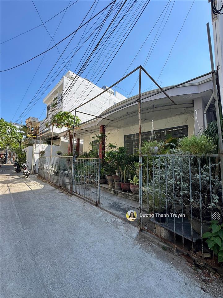 Bán đất tặng nhà cấp 4 cách biển hòn chồng chỉ 200m  ngang đẹp 11,08m  giá chỉ 14,85 tỷ có tl