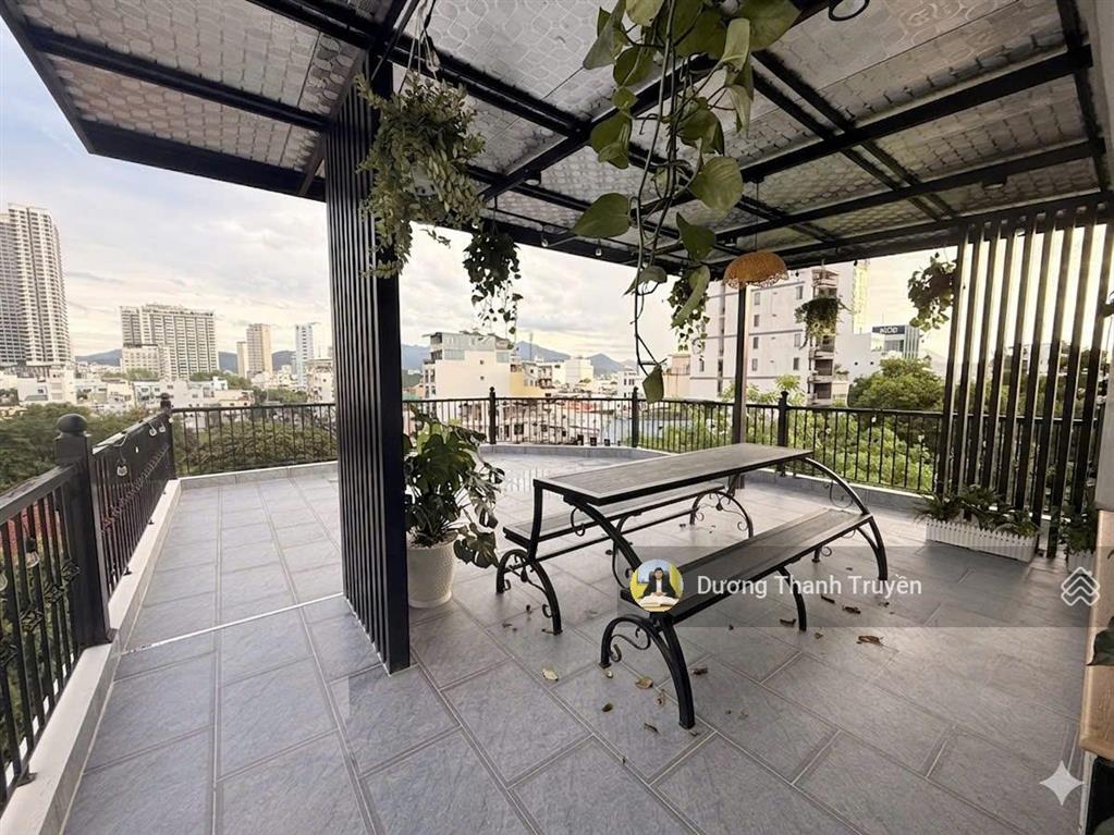 Bán tòa căn hộ góc 2 mặt tiền 7 tầng gần biển mặt tiền lý tự trọng, dòng tiền 165tr/tháng, 63 tỷ