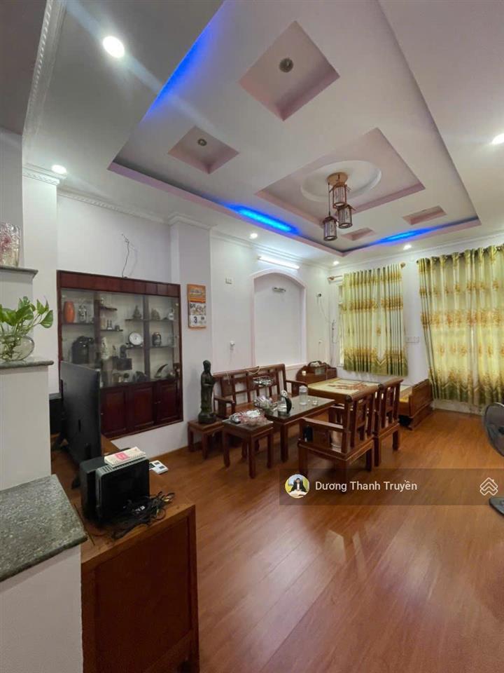 Bán nhà 3 tầng mặt tiền phó đức chính, cách biển hòn chồng chỉ 150m, giá tốt chỉ 12,9 tỷ có tl