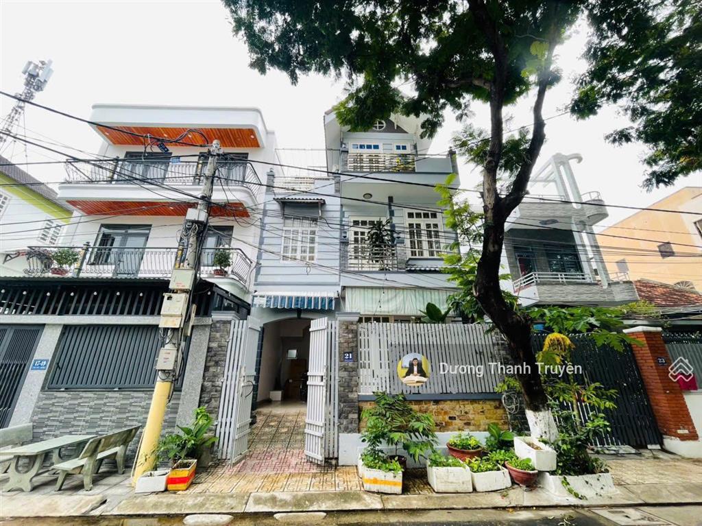 Bán nhà 3 tầng mặt tiền phó đức chính, cách biển hòn chồng chỉ 150m, giá tốt chỉ 12,9 tỷ có tl