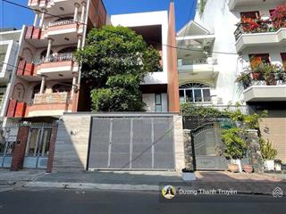 Bán nhà đẹp 4 tầng như biệt thự có thang máy + sân đậu ô tô, full nội thất, gần biển, giá 35 tỷ